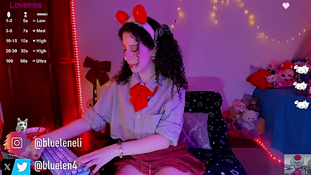 Snapshot of bluelen chatting on February 2025 07:13:02 AM bluelen online show from February 2025 07:13:02 AM