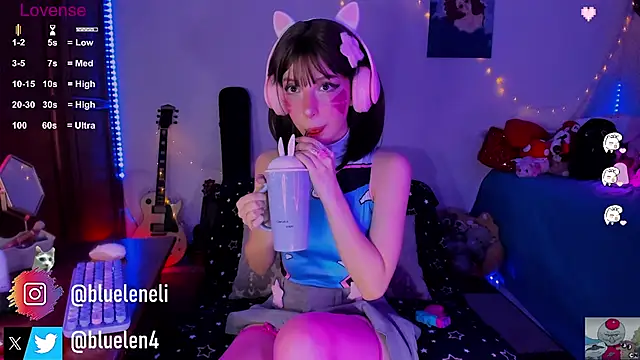 Snapshot of bluelen chatting on March 2025 08:27:01 AM bluelen online show from March 2025 08:27:01 AM