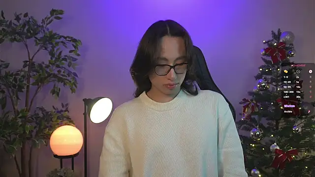 Snapshot of SrLuis18 chatting on December 2024 03:28:02 AM SrLuis18 online show from December 2024 03:28:02 AM