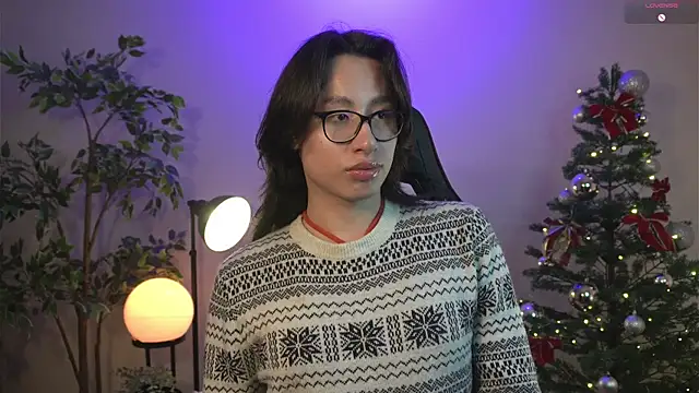 Snapshot of SrLuis18 chatting on December 2024 09:00:02 PM SrLuis18 online show from December 2024 09:00:02 PM