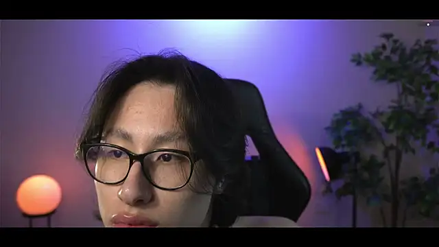 Snapshot of SrLuis18 chatting on February 2025 12:48:01 AM SrLuis18 online show from February 2025 12:48:01 AM