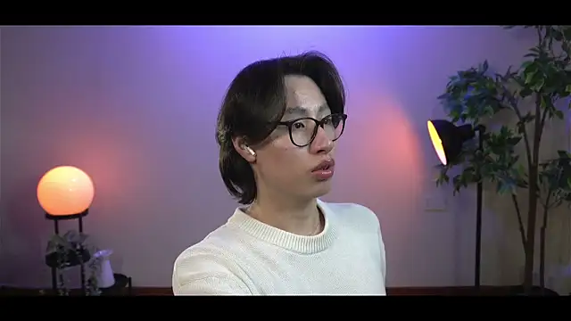 Snapshot of SrLuis18 chatting on February 2025 10:03:01 PM SrLuis18 online show from February 2025 10:03:01 PM