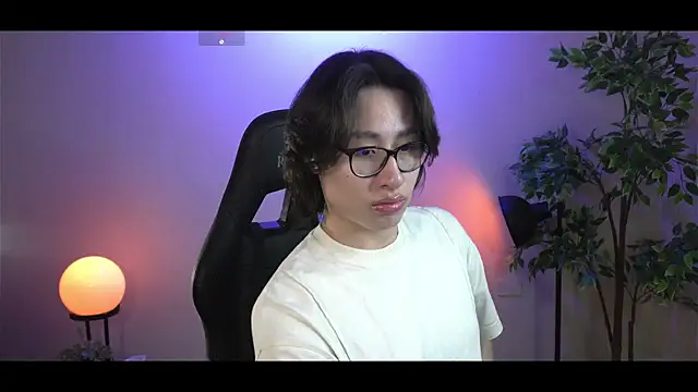 Snapshot of SrLuis18 chatting on March 2025 05:58:02 PM SrLuis18 online show from March 2025 05:58:02 PM