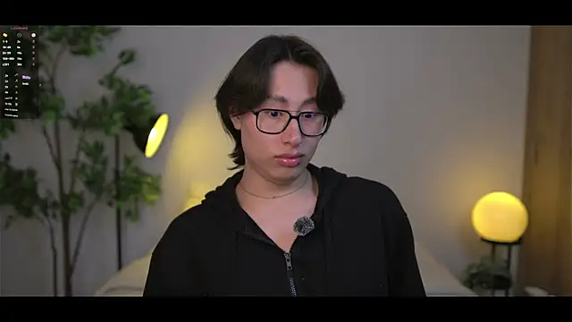 Snapshot of SrLuis18 chatting on October 2025 11:46:01 PM SrLuis18 online show from October 2025 11:46:01 PM