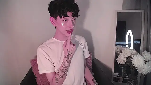 Snapshot of lyamthommpson chatting on February 2025 04:14:02 AM lyamthommpson online show from February 2025 04:14:02 AM