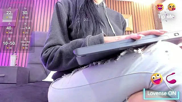 Snapshot of MeganFoxxi_ chatting on October 2025 08:31:01 PM MeganFoxxi online show from October 2025 08:31:01 PM