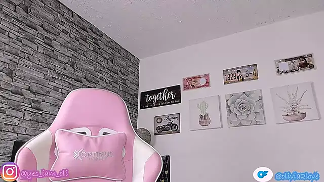 Snapshot of olivia22love chatting on September 2025 01:04:01 PM olivia22love online show from September 2025 01:04:01 PM