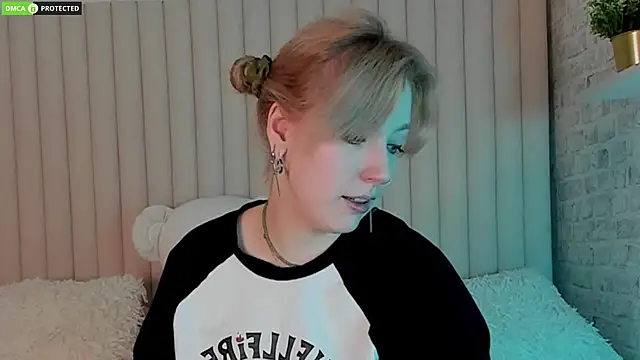 RachelCart online show from November 2025 03:06:01 AM