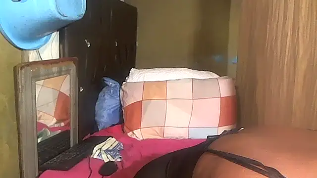 Snapshot of BustyLisa866 chatting on November 2025 10:42:01 PM BustyLisa866 online show from November 2025 10:42:01 PM