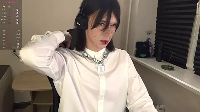 Snapshot of carthylovvve chatting on October 2025 04:41:01 PM carthylovvve online show from October 2025 04:41:01 PM