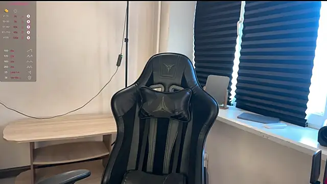 Snapshot of carthylovvve chatting on December 2025 11:26:02 AM carthylovvve online show from December 2025 11:26:02 AM