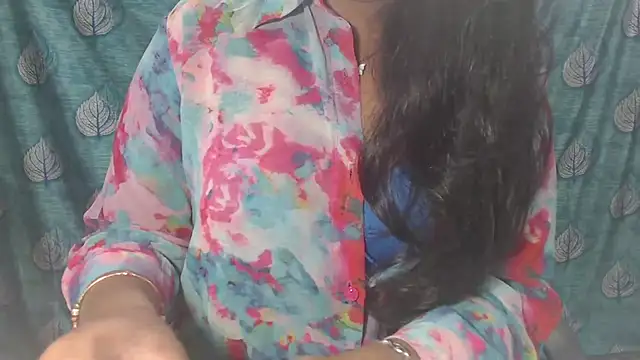 Sophia your online show from December 2025 04:50:01 AM