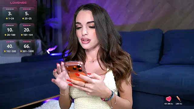 Snapshot of EsmeAinsley chatting on December 2025 01:55:01 AM EsmeAinsley online show from December 2025 01:55:01 AM