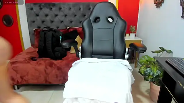 Snapshot of Tisha__lau chatting on February 2025 01:39:01 PM Tisha lau online show from February 2025 01:39:01 PM