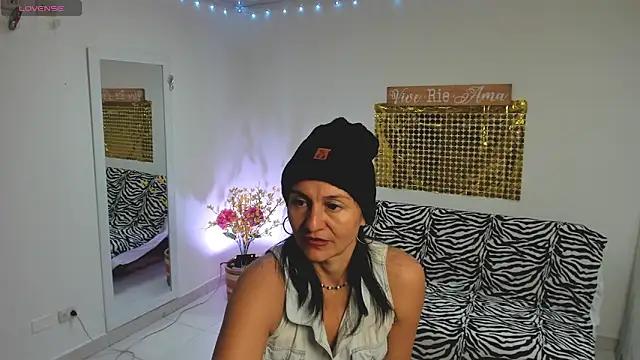 lollita 23  online show from March 2025 03:24:02 PM