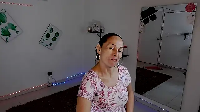 lollita 23  online show from November 2025 08:19:02 PM