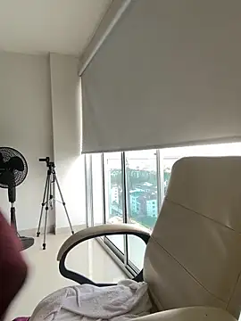 horny roomiess online show from February 2025 12:28:01 PM