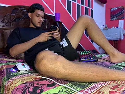 Snapshot of tanned_boy chatting on May 2026 05:40:02 PM tanned boy online show from May 2026 05:40:02 PM