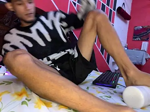 Snapshot of tanned_boy chatting on May 2026 10:09:02 AM tanned boy online show from May 2026 10:09:02 AM