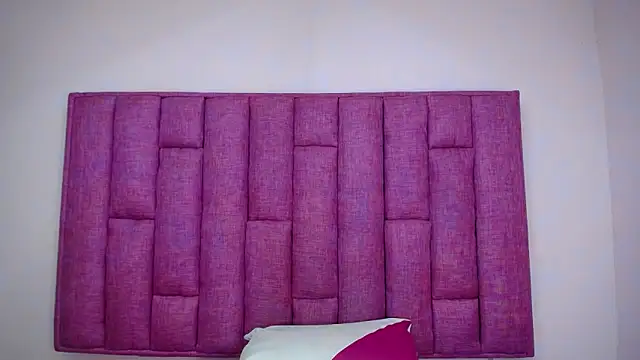 Snapshot of CrushOnMe_ chatting on October 2025 07:37:01 PM CrushOnMe online show from October 2025 07:37:01 PM