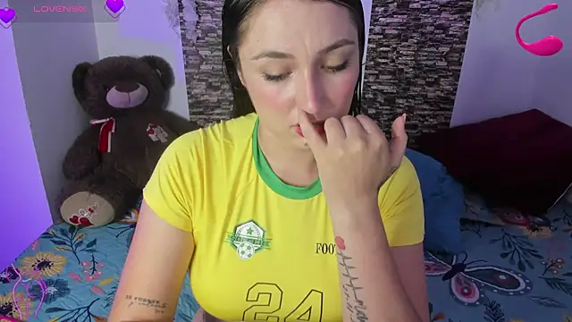 Snapshot of linda_montoya chatting on October 2025 10:41:02 PM linda montoya online show from October 2025 10:41:02 PM