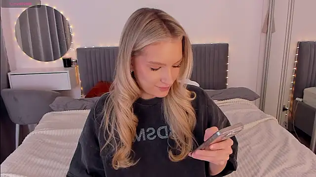 CassieRayss online show from January 2026 12:10:02 PM