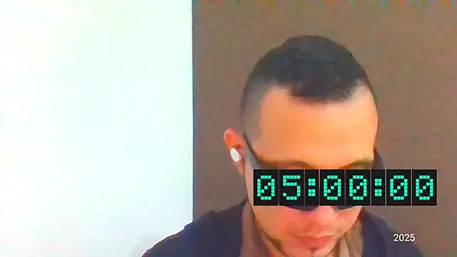 Snapshot of Yeye25199 chatting on January 2025 06:07:01 AM Yeye25199 online show from January 2025 06:07:01 AM