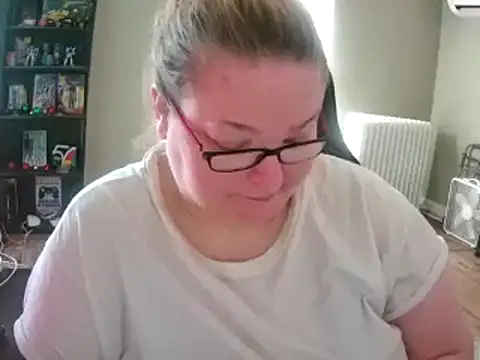 SexyWhiteChocolate online show from March 2025 04:45:01 PM