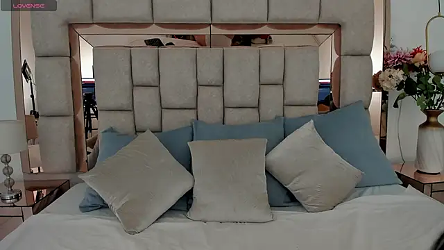 Snapshot of emma_castilloo chatting on November 2025 10:01:02 PM emma castilloo online show from November 2025 10:01:02 PM