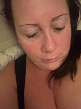 Snapshot of xsexycurvymilf chatting on December 2024 06:44:01 AM xsexycurvymilf online show from December 2024 06:44:01 AM