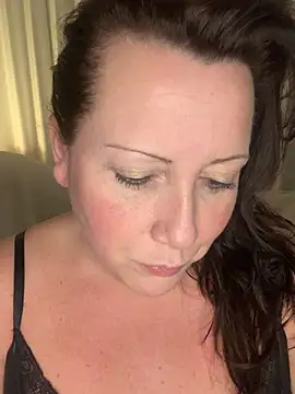 Snapshot of xsexycurvymilf chatting on February 2025 02:59:01 PM xsexycurvymilf online show from February 2025 02:59:01 PM