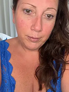 Snapshot of xsexycurvymilf chatting on September 2025 02:08:01 PM xsexycurvymilf online show from September 2025 02:08:01 PM