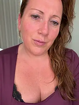 Snapshot of xsexycurvymilf chatting on March 2026 03:18:01 PM xsexycurvymilf online show from March 2026 03:18:01 PM