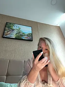 EmmaInLove23 online show from July 2026 01:44:01 AM