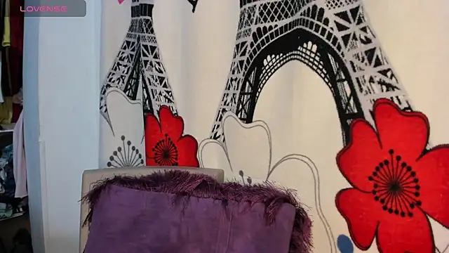 Snapshot of hanaa_18 chatting on October 2025 11:54:02 PM hanaa 18 online show from October 2025 11:54:02 PM