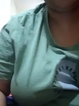 Snapshot of _Redwine_ chatting on February 2025 04:58:01 PM Redwine online show from February 2025 04:58:01 PM