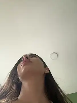 Coralinee 01 online show from June 2026 10:24:02 PM
