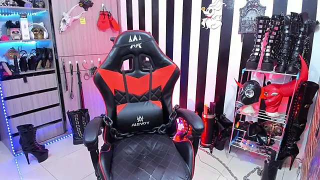 daven56 online show from October 2025 01:34:01 PM