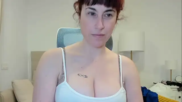 emmita69  online show from February 2026 02:21:01 AM