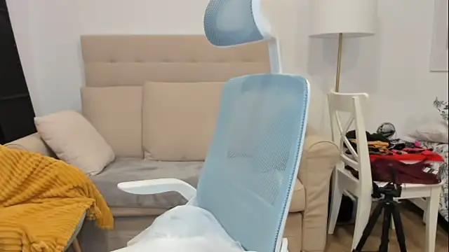 emmita69  online show from March 2026 03:56:01 AM