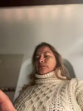 Snapshot of Jlo_69 chatting on January 2025 02:11:01 AM Jlo 69 online show from January 2025 02:11:01 AM