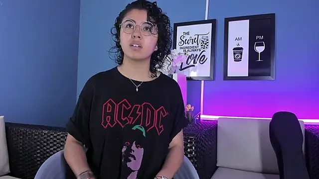 Amareto  online show from February 2025 03:19:01 PM