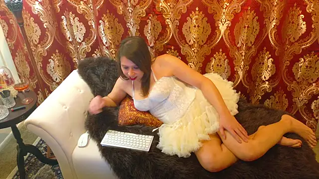 Snapshot of Lily_Leigh1 chatting on February 2025 02:54:02 PM Lily Leigh1 online show from February 2025 02:54:02 PM