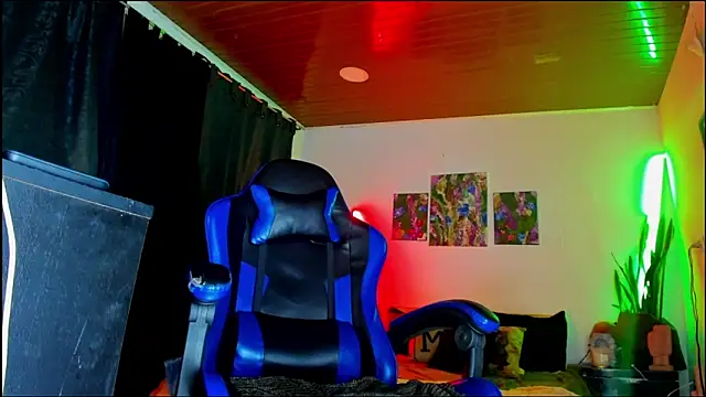 LatinMilk  online show from February 2026 06:26:01 AM