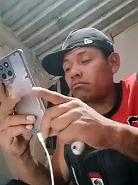 Snapshot of Moreno1813 chatting on March 2025 05:11:02 AM Moreno1813 online show from March 2025 05:11:02 AM