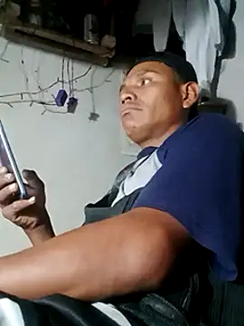 Snapshot of Moreno1813 chatting on March 2025 04:40:02 AM Moreno1813 online show from March 2025 04:40:02 AM