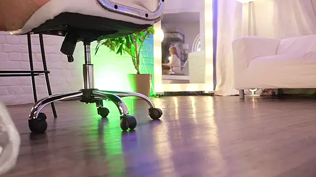 Snapshot of NovaMaria chatting on February 2025 09:25:02 AM NovaMaria online show from February 2025 09:25:02 AM