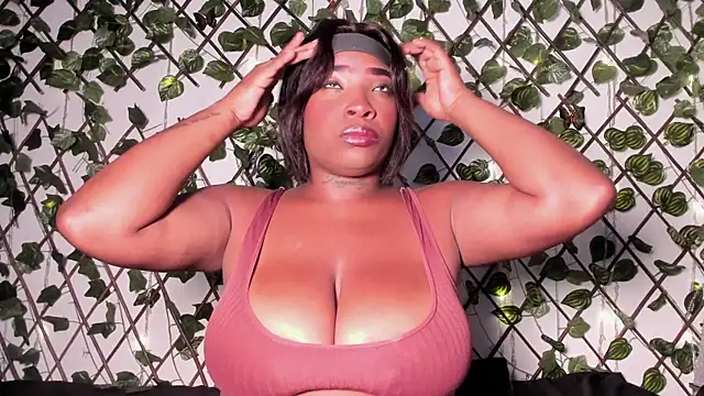 Snapshot of AlondraFerri1 chatting on December 2025 03:00:02 AM AlondraFerri1 online show from December 2025 03:00:02 AM