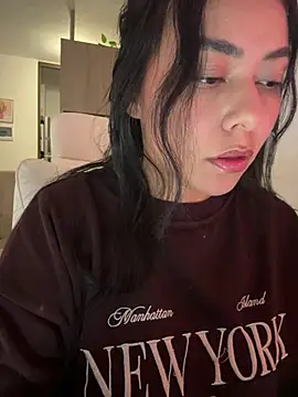 Snapshot of PetitLumiere chatting on January 2025 02:36:01 AM PetitLumiere online show from January 2025 02:36:01 AM