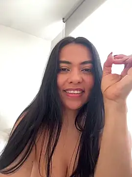 Snapshot of PetitLumiere chatting on February 2025 06:48:02 PM PetitLumiere online show from February 2025 06:48:02 PM